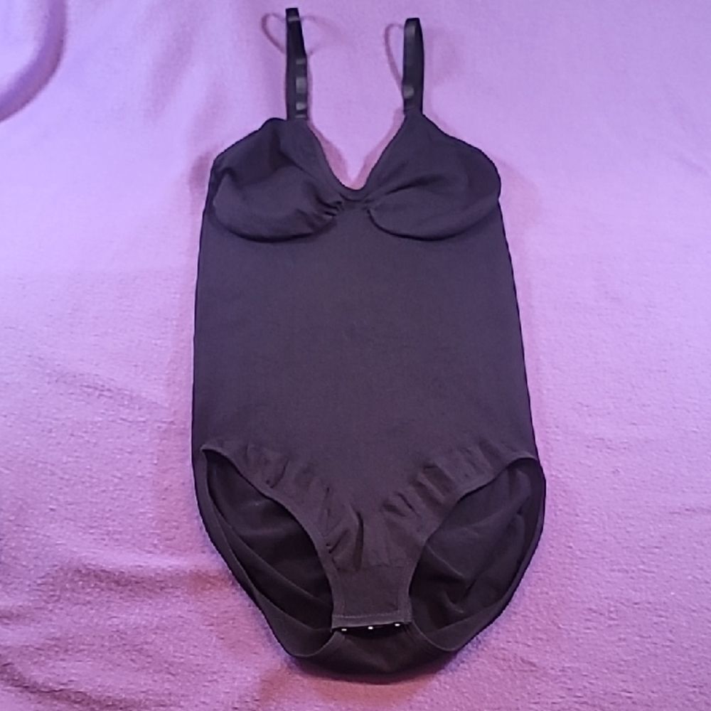 0761. NWOTs ~ Franato ~ XXL ~ Body Slimmer ~ Compression Garment ~ Adjustable